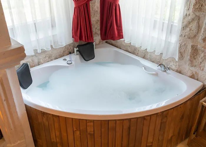 Sv Valinor Stone House 3*