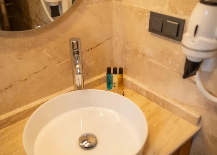 Sv Valinor Stone House